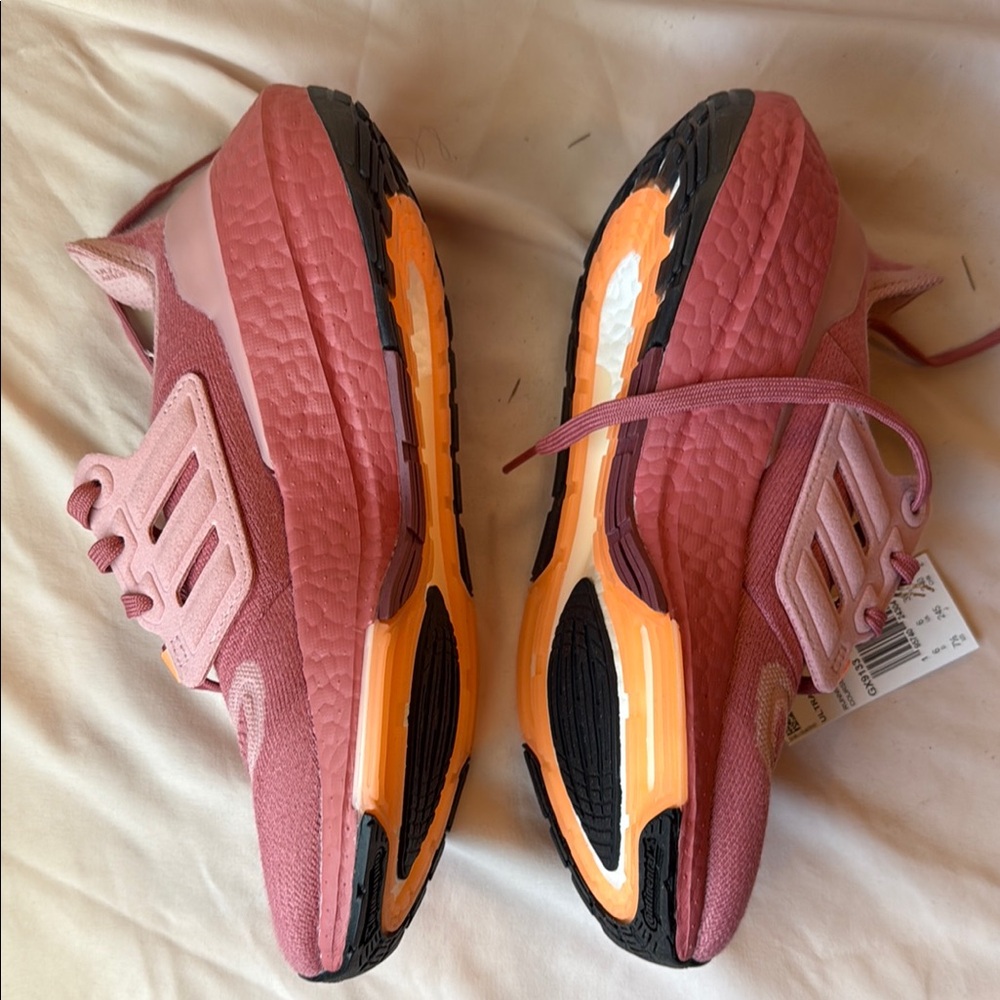 Adidas Ultraboost Women's Running Shoes - Picture 2 of 5